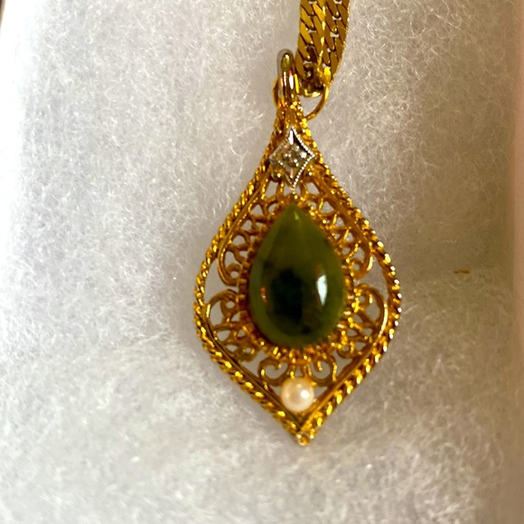 Vintage jade, pearl, diamonds pendant, chain is not original - Picture 2 of 2
